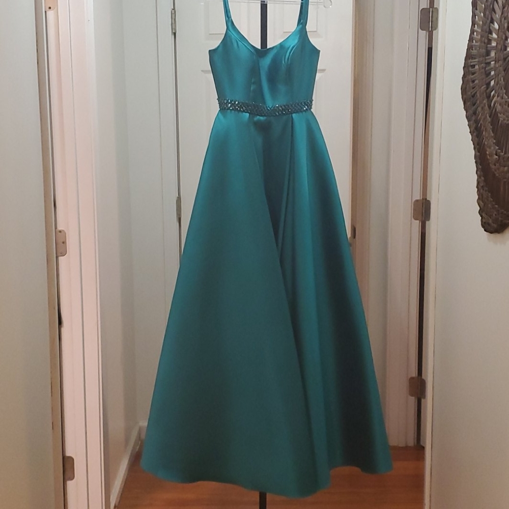 Prom/pageant dress